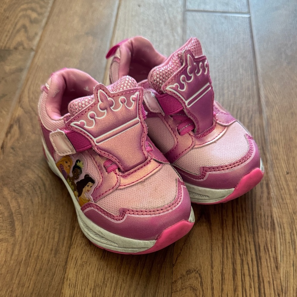 Girls' Pink Disney Princess Light-Up Sneakers Size 7
